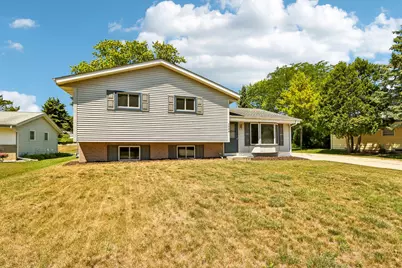 1049 S Glencrest Ct, Saukville, WI 53080 - Photo 35
