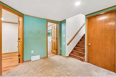 1049 S Glencrest Ct, Saukville, WI 53080 - Photo 17