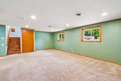 1049 S Glencrest Ct, Saukville, WI 53080 - Photo 15