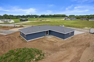 120 Ervalice Ct, Random Lake, WI 53075 - Photo 35