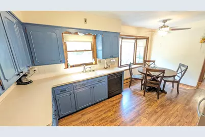 3235 S 123rd St, West Allis, WI 53227 - Photo 9