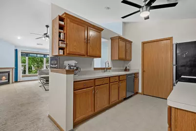 1507  92nd St #15, Sturtevant, WI 53177 - Photo 9
