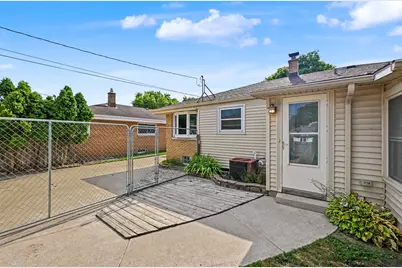 3246 S 86th St, Milwaukee, WI 53227 - Photo 27