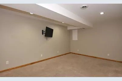 W142N9823  Amber Dr, Germantown, WI 53022 - Photo 21