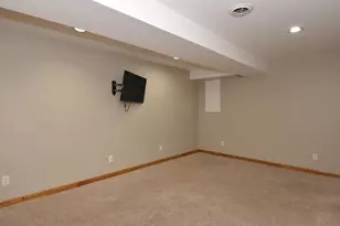 W142N9823 Amber Dr, Germantown, WI 53022 - Photo 21