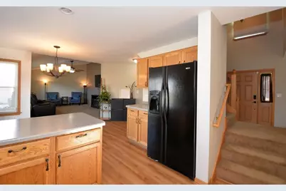 W142N9823  Amber Dr, Germantown, WI 53022 - Photo 7