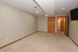 W142N9823 Amber Dr, Germantown, WI 53022 - Photo 23