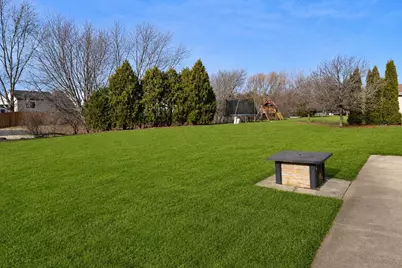 W142N9823  Amber Dr, Germantown, WI 53022 - Photo 27