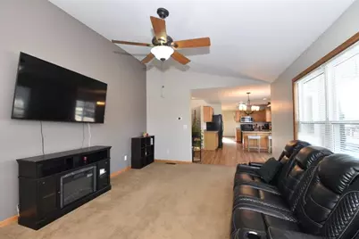 W142N9823  Amber Dr, Germantown, WI 53022 - Photo 9