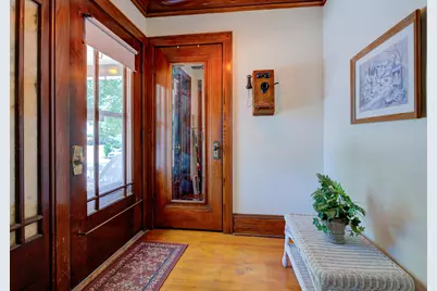 922 S 57 St, West Allis, WI 53214 - Photo 5