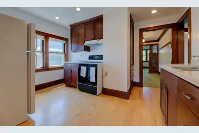 922 S 57 St, West Allis, WI 53214 - Photo 17