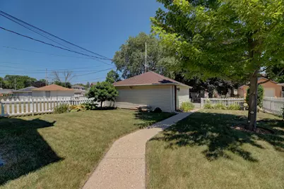 922 S 57 St, West Allis, WI 53214 - Photo 31