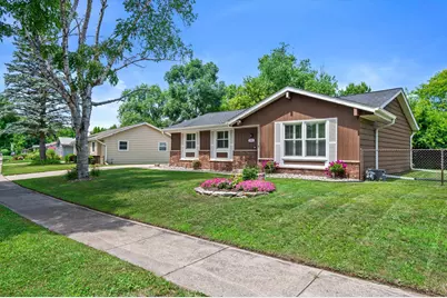 2040  Garland Ave, Waukesha, WI 53188 - Photo 3
