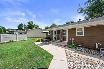 2040  Garland Ave, Waukesha, WI 53188 - Photo 5