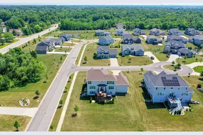 8735 S Bell Meadow Ct, Franklin, WI 53132 - Photo 45