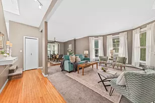 912 E Pleasant St, Milwaukee, WI 53202 - Photo 3