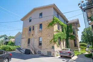 912 E Pleasant St, Milwaukee, WI 53202 - Photo 25