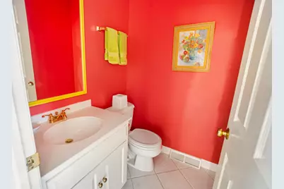10240 N Westport Cir, Mequon, WI 53092 - Photo 15