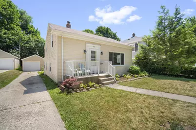 166 N 91st Pl, Milwaukee, WI 53226 - Photo 1