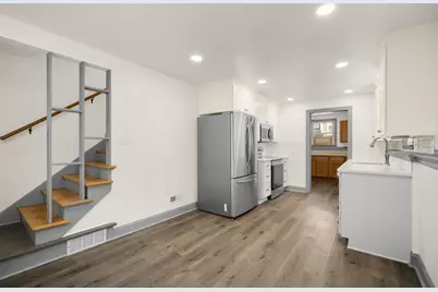 166 N 91st Pl, Milwaukee, WI 53226 - Photo 11