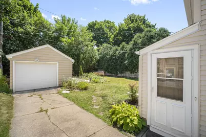 166 N 91st Pl, Milwaukee, WI 53226 - Photo 25
