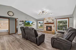 7071 S Cypress Ct, Franklin, WI 53132 - Photo 11