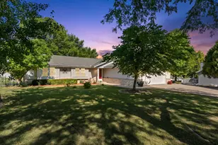 7071 S Cypress Ct, Franklin, WI 53132 - Photo 1