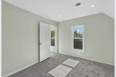 1836 W Mequon Rd, Mequon, WI 53092 - Photo 23