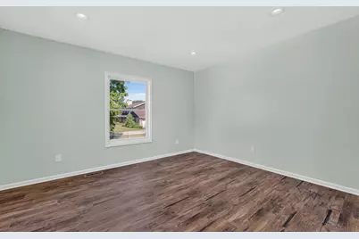 1836 W Mequon Rd, Mequon, WI 53092 - Photo 9