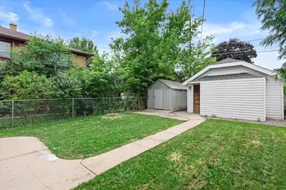 2065 S 70th St, West Allis, WI 53219 - Photo 7