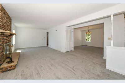 3933 S 69th St, Milwaukee, WI 53220 - Photo 9