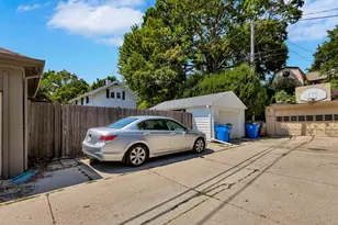 4632 N Bartlett Ave, Whitefish Bay, WI 53211 - Photo 49