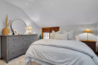 4632 N Bartlett Ave, Whitefish Bay, WI 53211 - Photo 17