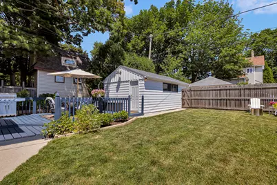 4632 N Bartlett Ave, Whitefish Bay, WI 53211 - Photo 3