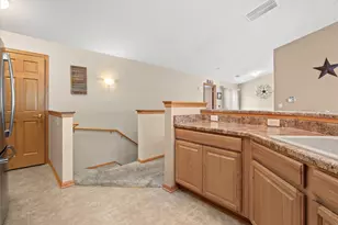 17740 W Jacob's Dr, New Berlin, WI 53146 - Photo 11