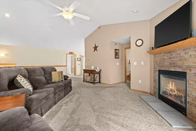 17740 W Jacobs Dr, New Berlin, WI 53146 - Photo 5