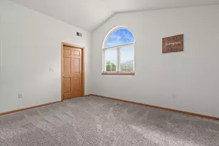 17740 W Jacob's Dr, New Berlin, WI 53146 - Photo 23