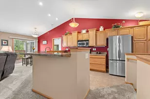 17740 W Jacob's Dr, New Berlin, WI 53146 - Photo 13