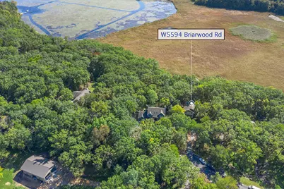 W5594  Briarwood Rd, Sugar Creek, WI 53121 - Photo 83