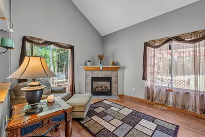 1208  Kennedy Dr, Hartford, WI 53027 - Photo 5