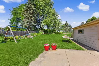 7530 S Quincy Ave, Oak Creek, WI 53154 - Photo 25