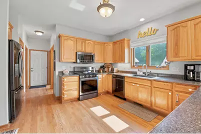 6732 S Yale Dr, Franklin, WI 53132 - Photo 3