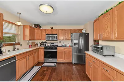 7916  Whitetail Dr, Racine, WI 53406 - Photo 11