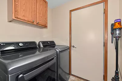 7916  Whitetail Dr, Racine, WI 53406 - Photo 17