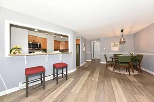 1919 N Summit Ave, Milwaukee, WI 53202 - Photo 3