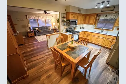 545 E Estates Pl, Oak Creek, WI 53154 - Photo 7