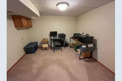 545 E Estates Pl, Oak Creek, WI 53154 - Photo 29