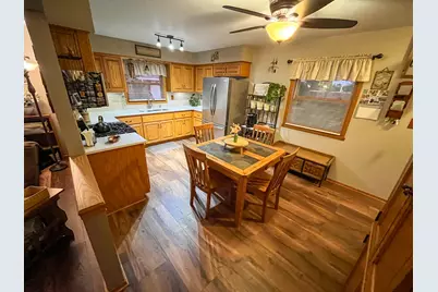 545 E Estates Pl, Oak Creek, WI 53154 - Photo 11