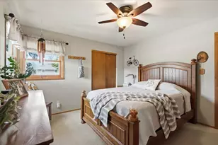 545 E Estates Pl, Oak Creek, WI 53154 - Photo 11
