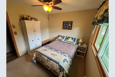 545 E Estates Pl, Oak Creek, WI 53154 - Photo 21